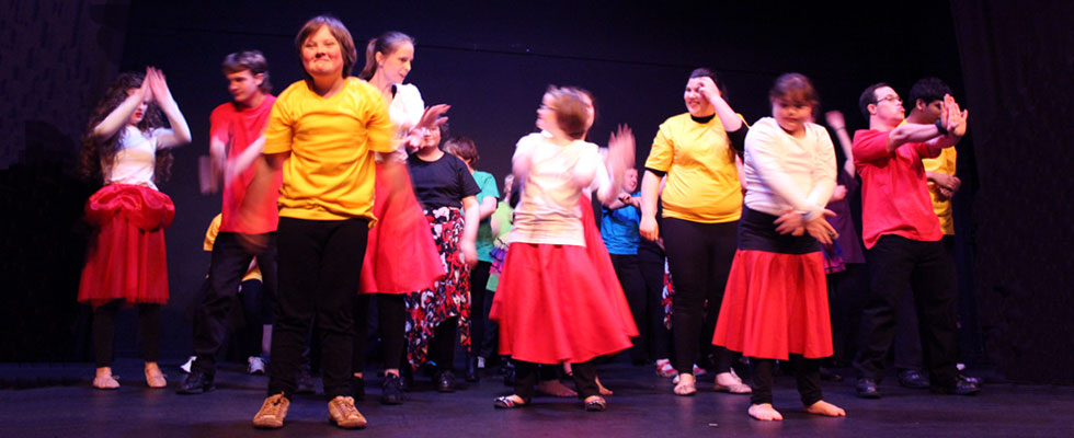 dance4everyone-on-stage